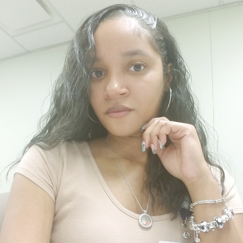 Meet your Posher, Danielle